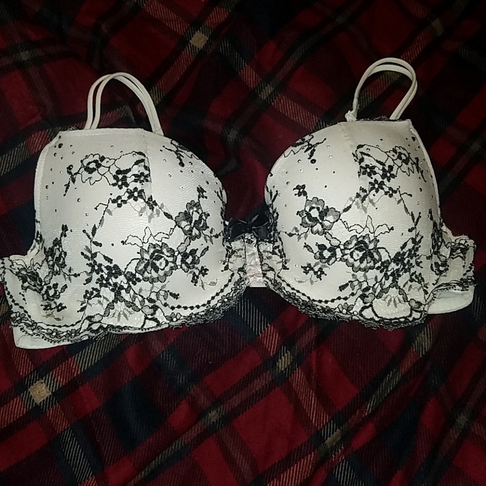 Victoria's Secret Bra - like new!